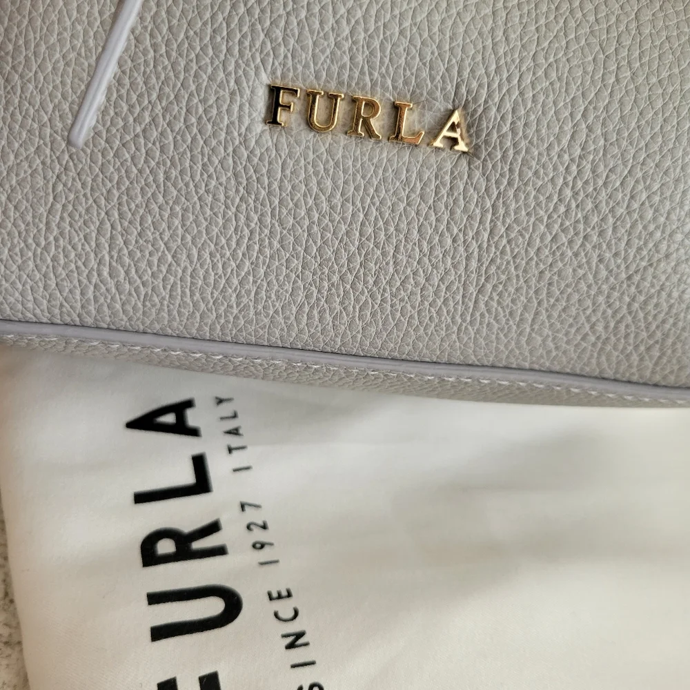 FURLA Pebble Gray Leather Crossbody/Bucket Bag - Picture 10 of 10